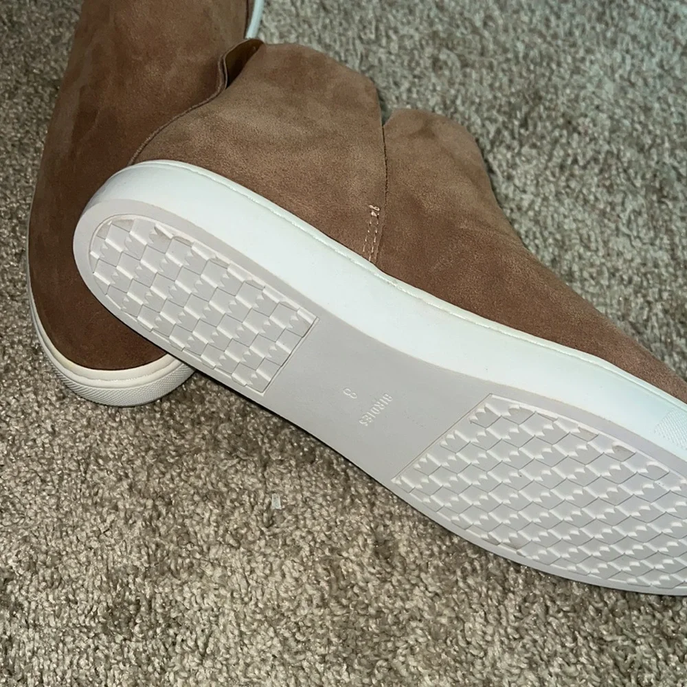Birdies Womens Brown Suede Falcon Water Resistant Bootie